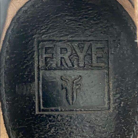 Frye Black Leather High Chunky Heeled Loafers Embossed Logo
sz 8 Academia Preppy - Picture 9 of 12
